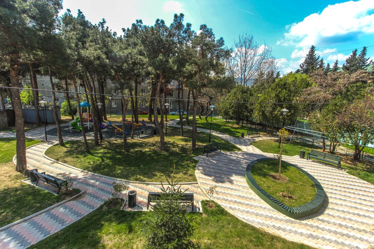 Апартаменты Gardens 44 Тбилиси Экстерьер фото